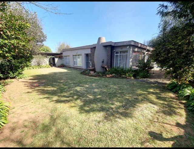 4 BEDROOM HOUSE FOR SALE IN VANDERBIJLPARK SW 5